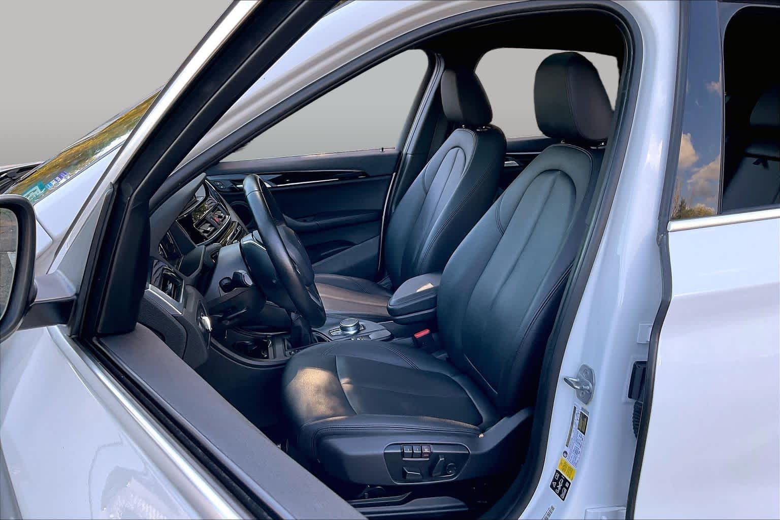 Used 2018 Alpine White BMW xDrive28i image 7