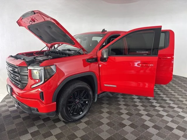 Used 2023 Red GMC Elevation image 12