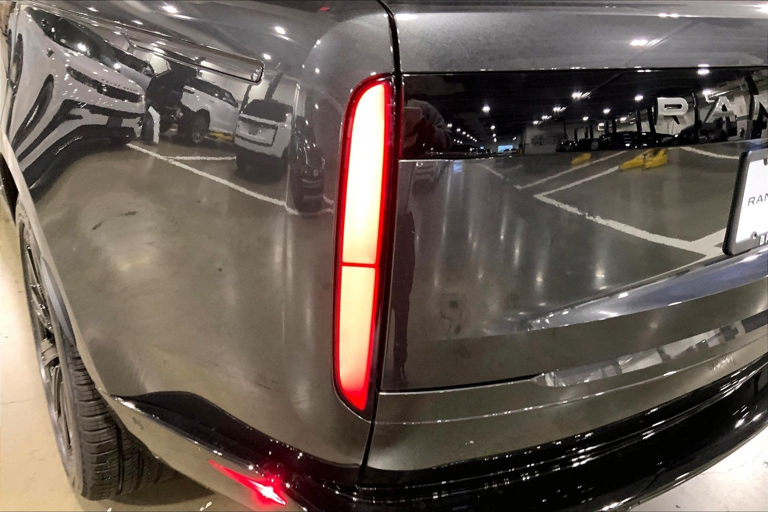 New 2027 Carpathian Grey Land Rover SE image 14