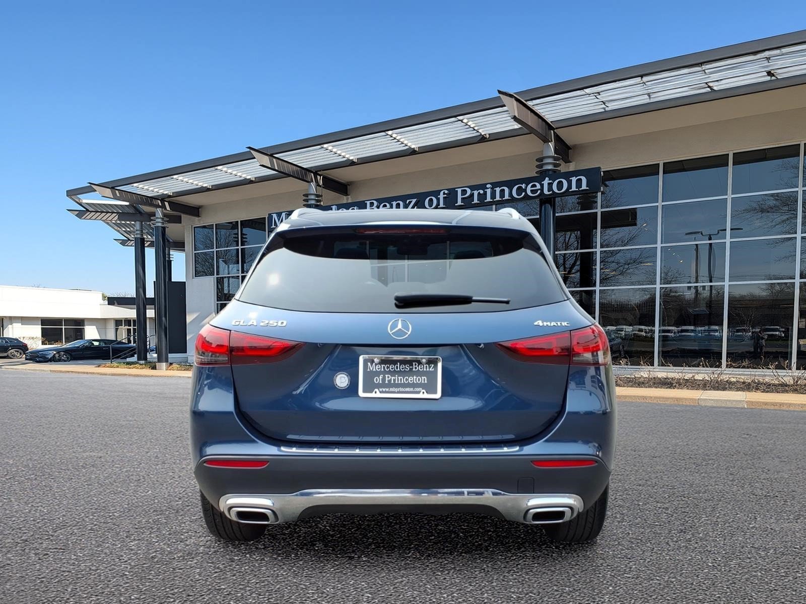 Certified Used 2023 Denim Blue Metallic Mercedes-Benz GLA 250 4MATIC® SUV image 4