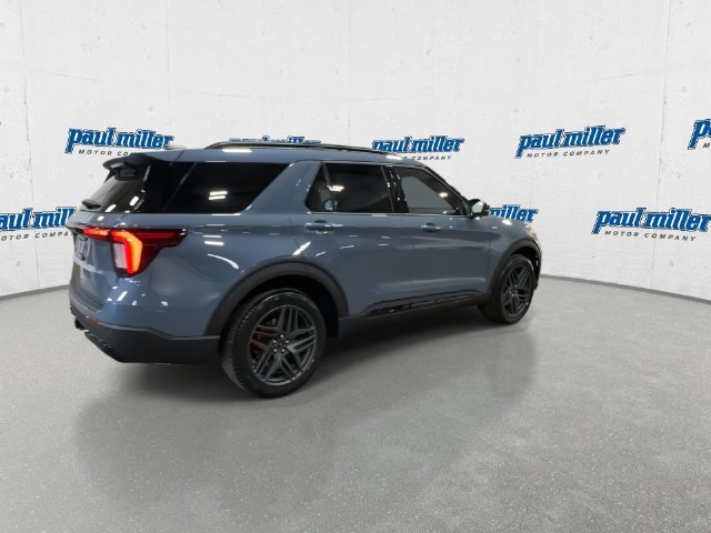 New 2027 Vapor Blue Metallic Ford ST-Line image 11