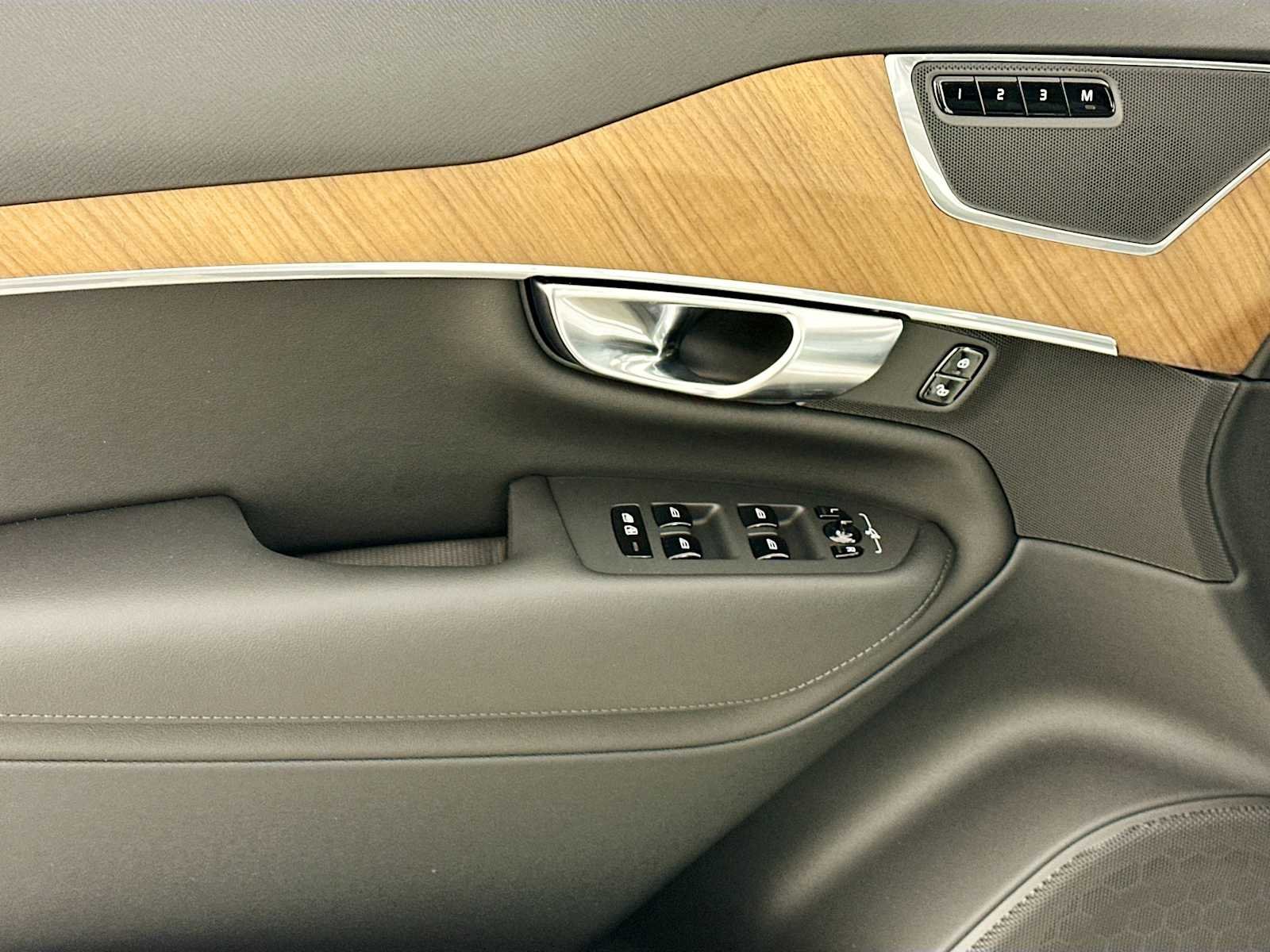 Certified Used 2025 Crystal White Volvo Plus image 14