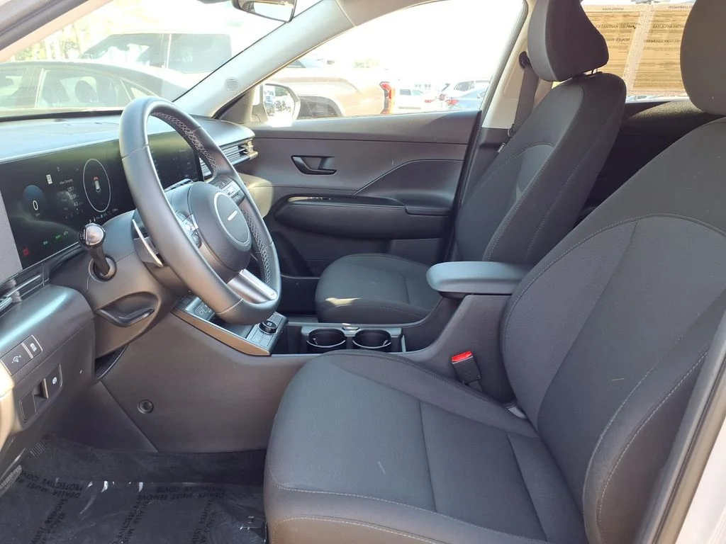 Used 2025 Gray Hyundai SEL image 8