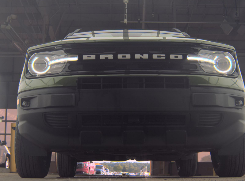 Used 2023 Eruption Green Metallic Ford Outer Banks image 11