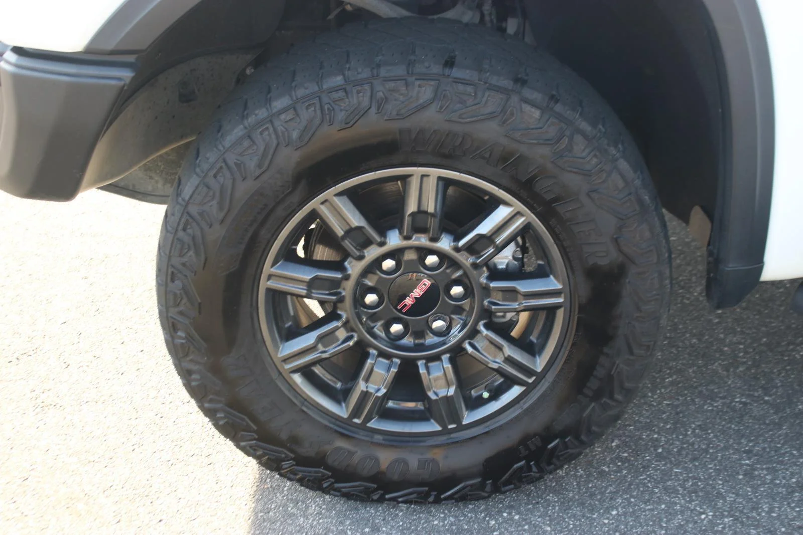 Used 2024 Summit White GMC AT4X image 43