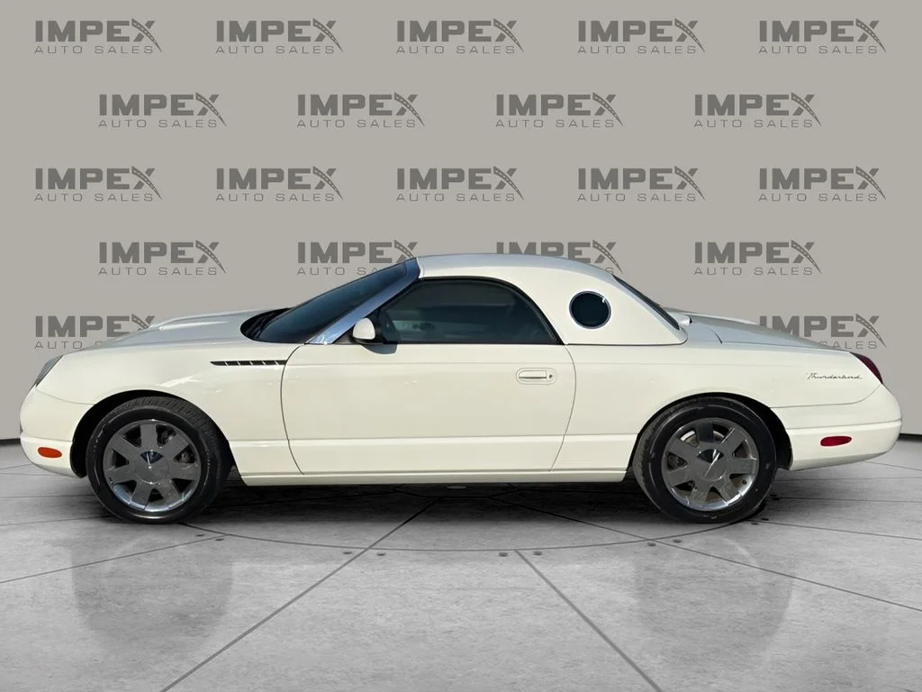 Used 2002 White Ford Base image 2