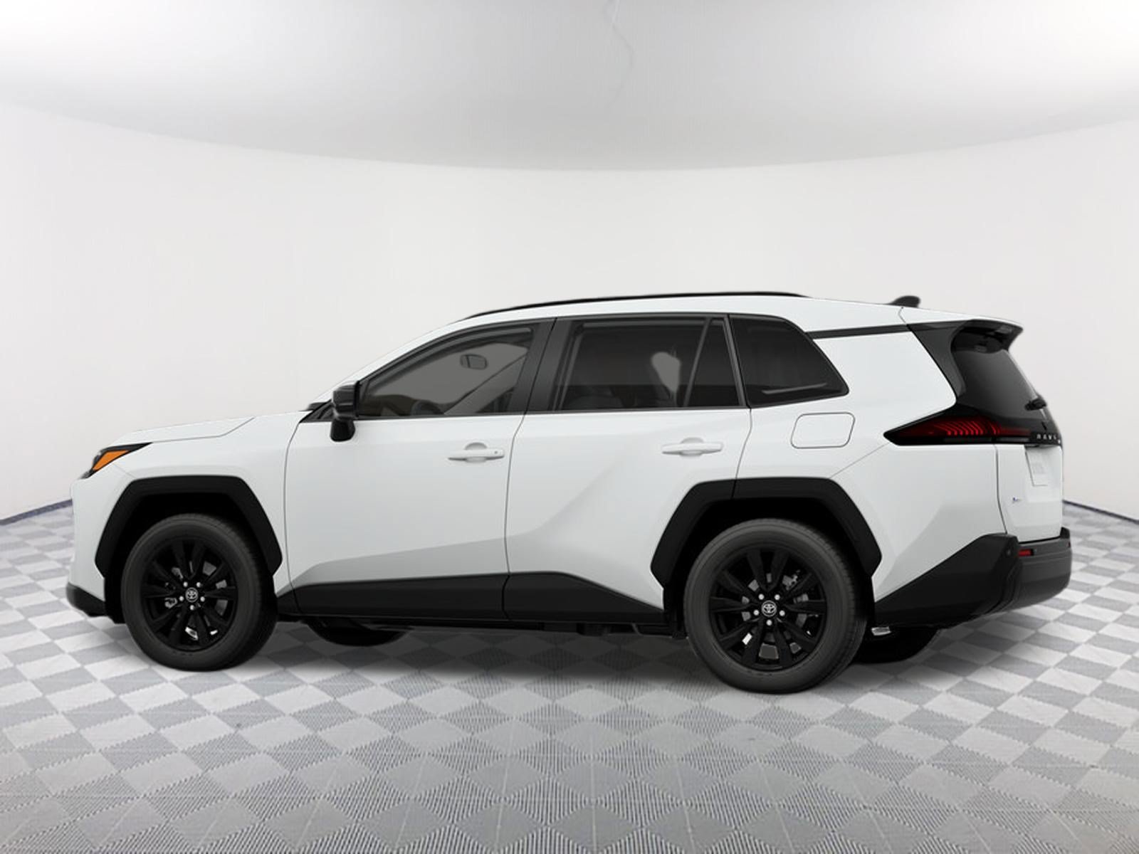 New 2026 Ice Cap Toyota XLE Premium image 5