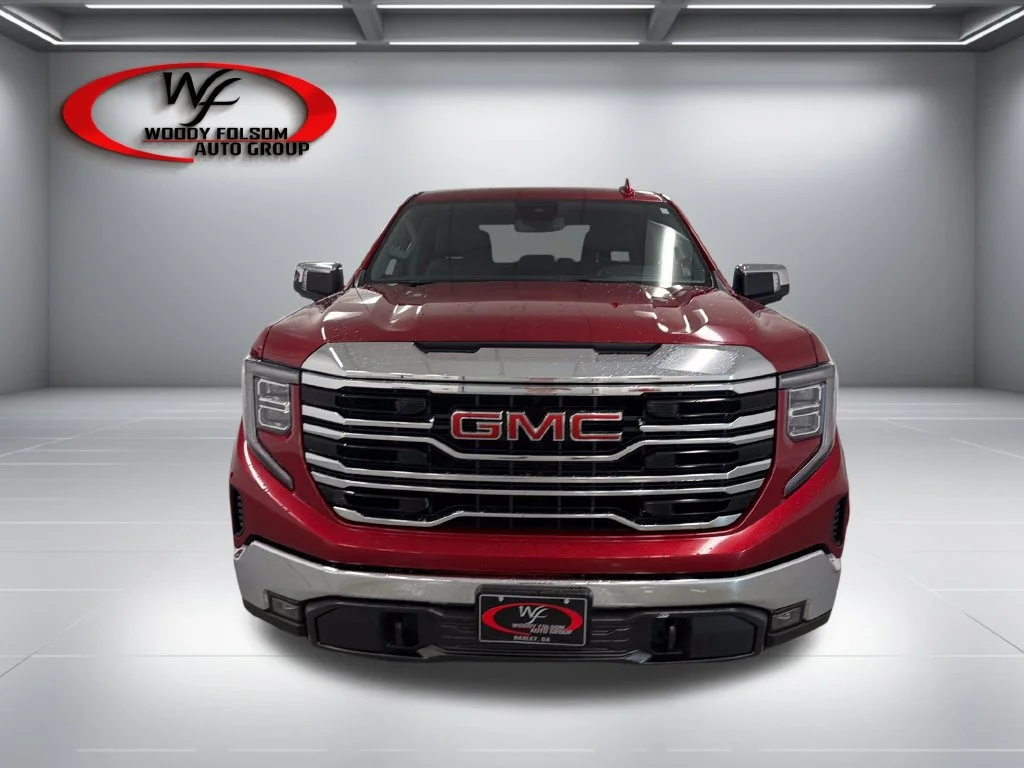 Used 2023 VOLCANIC RED TINTCOAT GMC SLT image 2