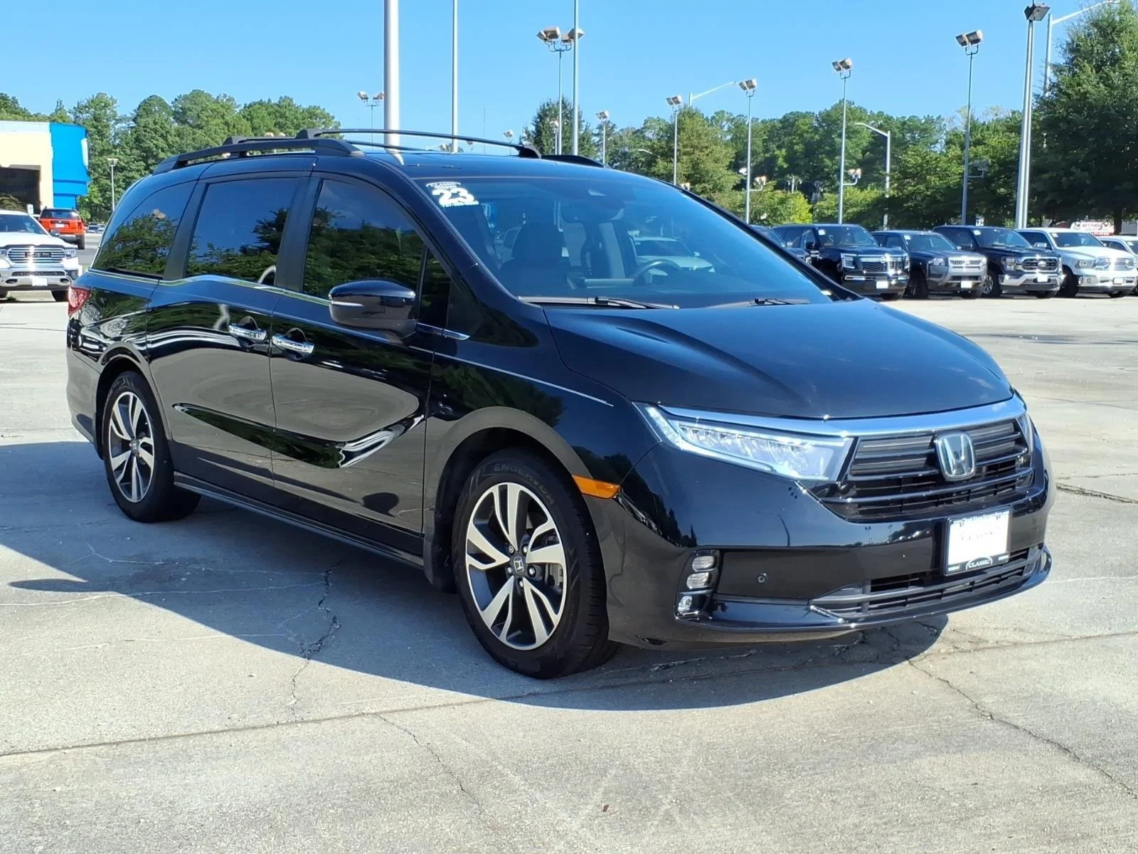 Used 2023 Crystal Black Pearl Honda Touring image 5