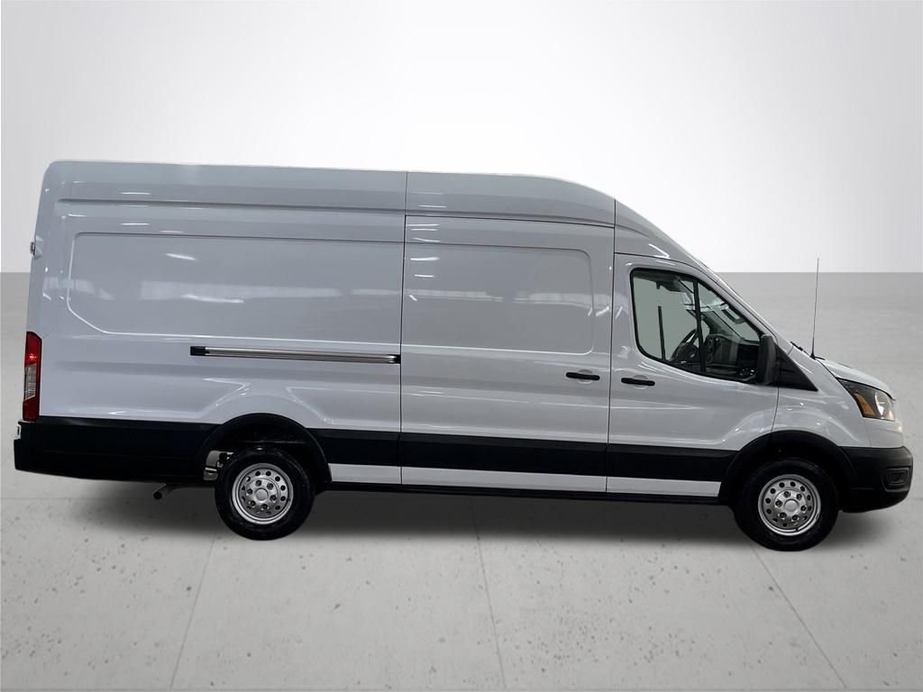 Used 2023 White Ford Base image 9