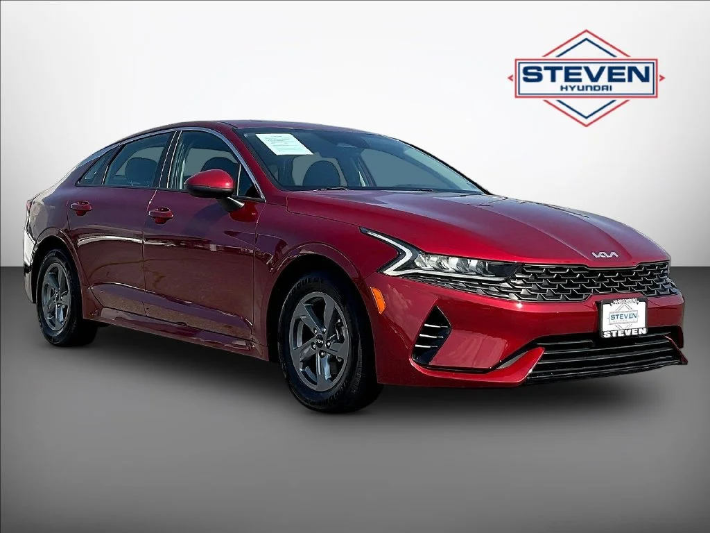 Used 2023 Red Kia LXS image 1
