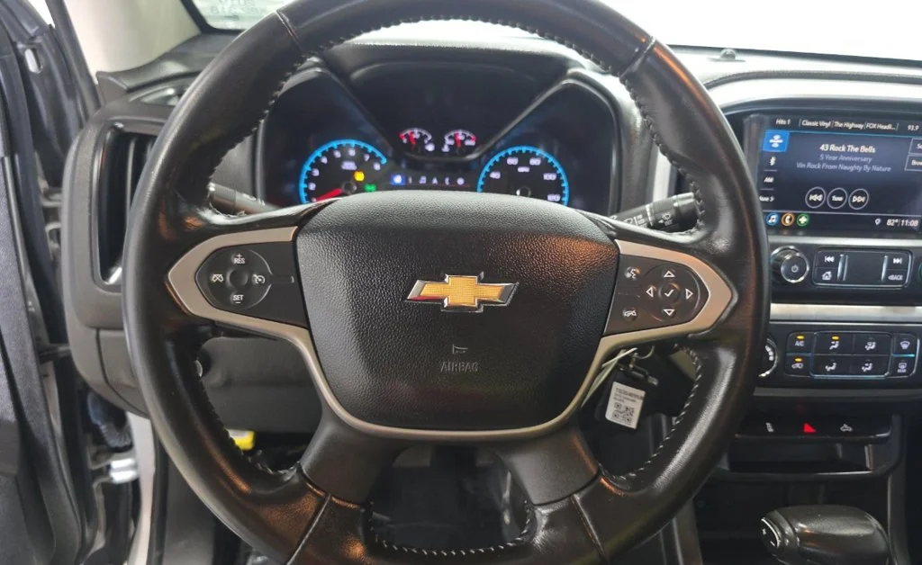 Used 2019 Silver Chevrolet LT image 13