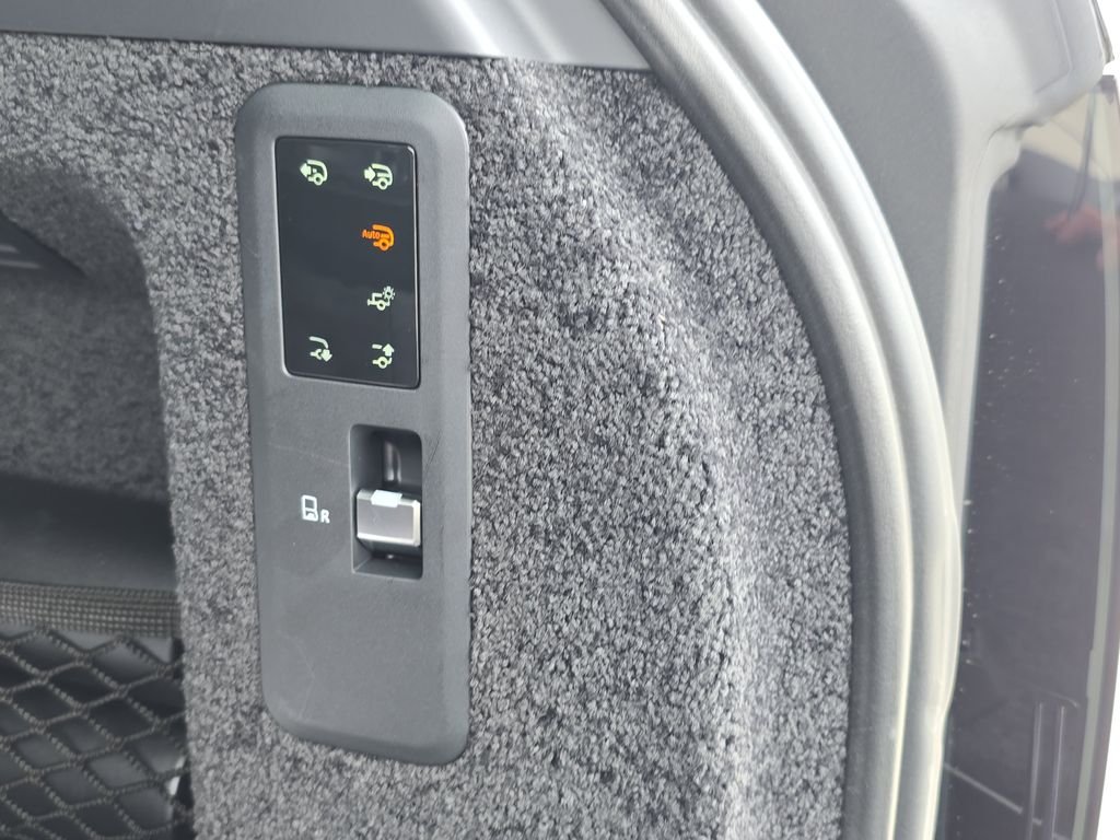 2025 Land Rover Range Rover SV - Photo 14