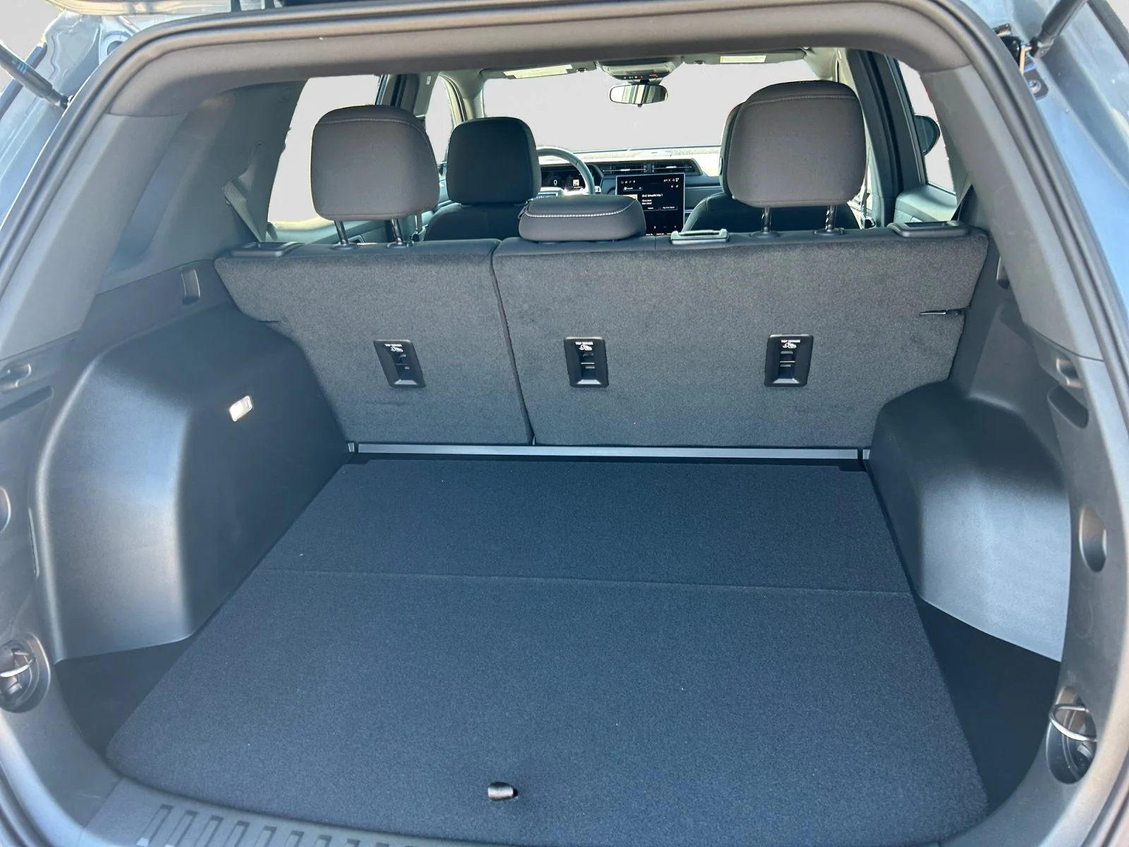 New 2027 Sterling Metallic GMC AWD Elevation image 10
