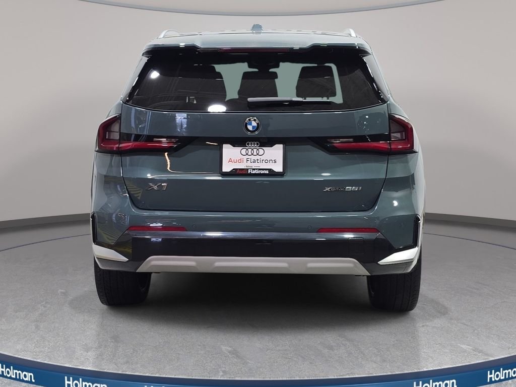Used 2023 Green BMW xDrive28i image 7