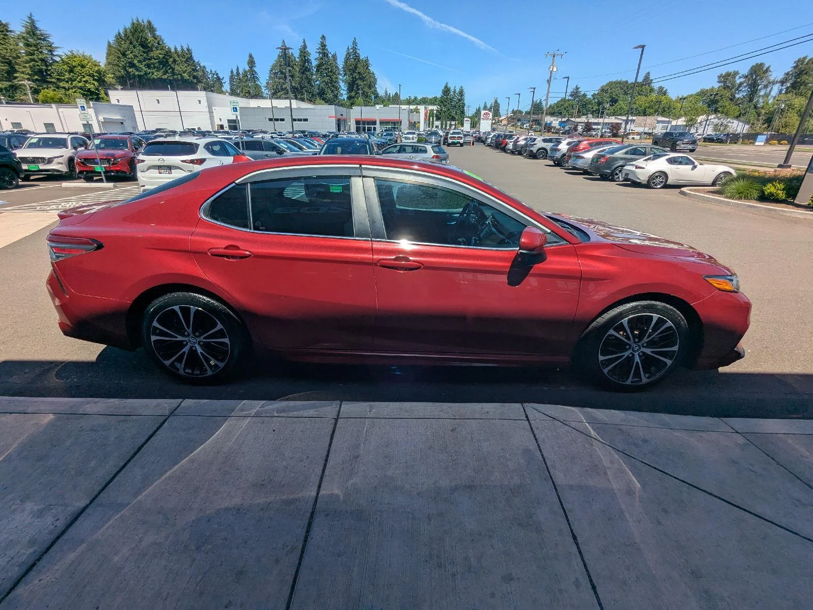 2018 Toyota Camry SE - Photo 7
