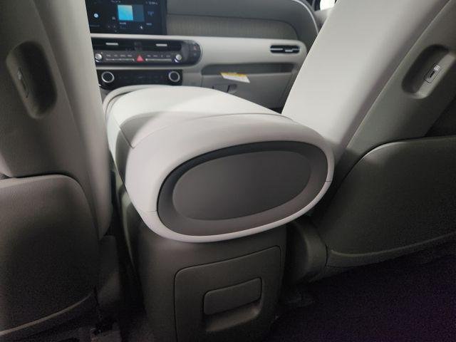 New 2026 White Hyundai SEL 8P image 21