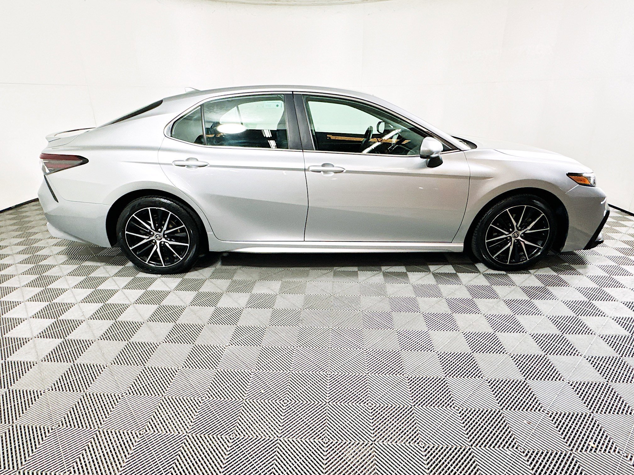 2021 Toyota Camry thumbnail 4