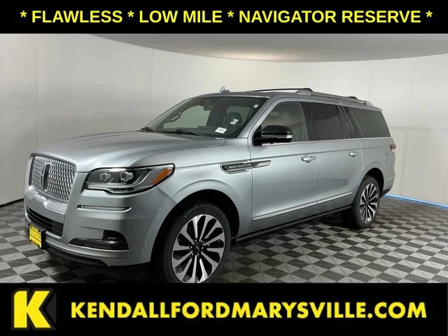 Used 2023 Silver Lincoln Reserve image 1
