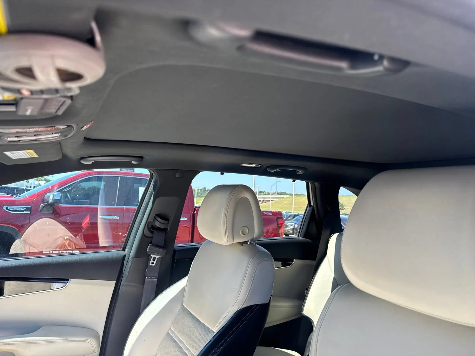 Used 2016 Gray Kia 3.3L SXL image 15