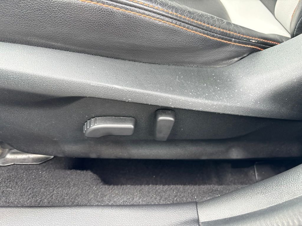 Used 2018 Blue Subaru 2.0i Limited image 18