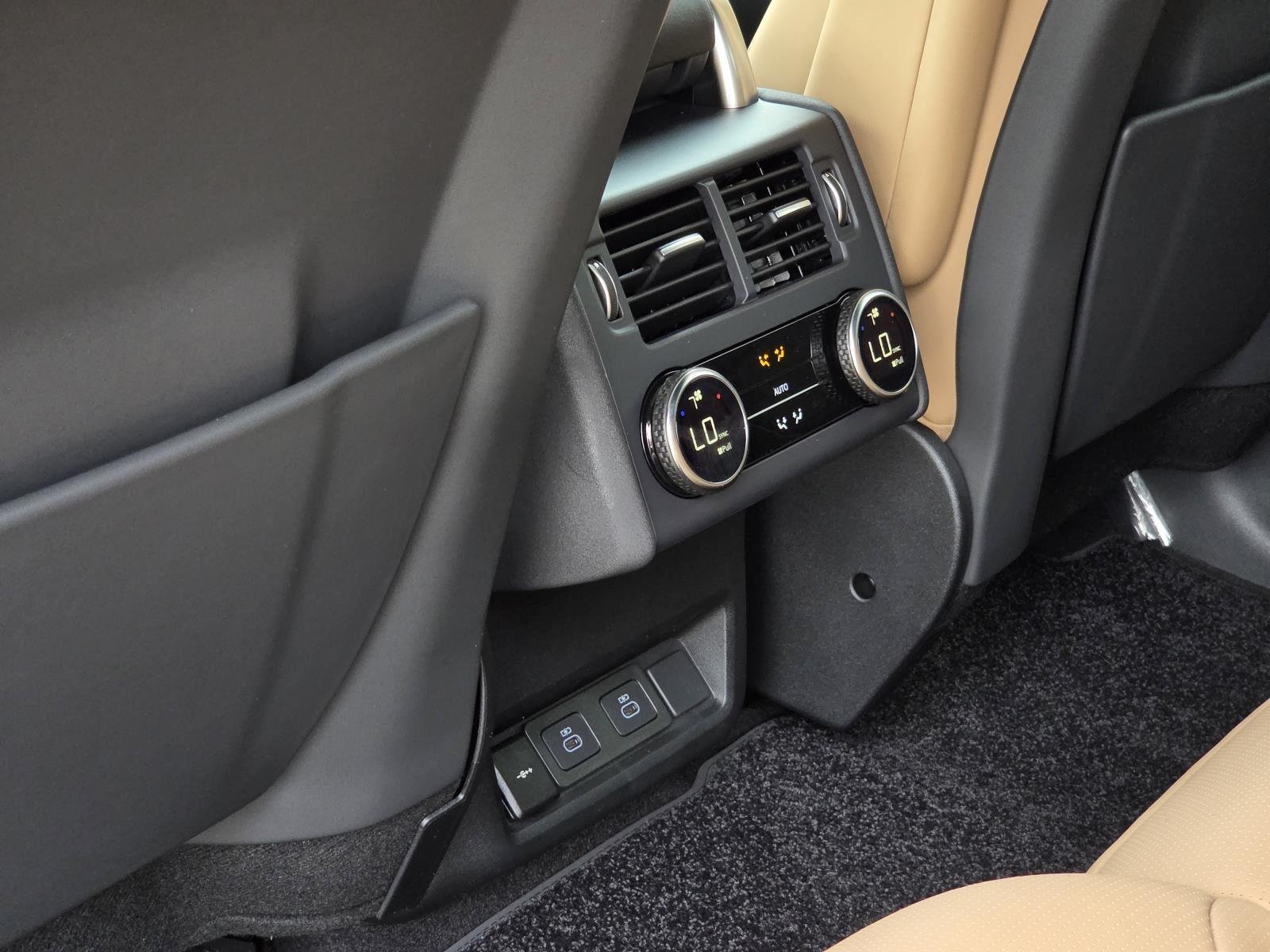 New 2026 Sedona Red Land Rover Gemini Edition image 39