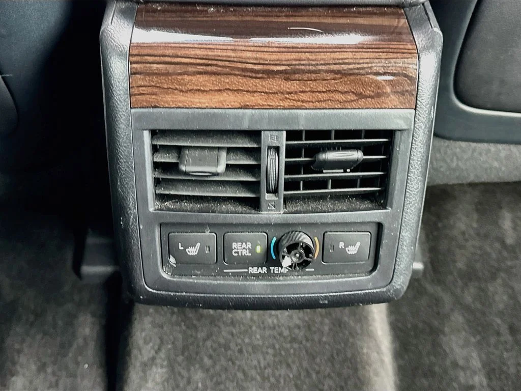 Used 2013 Gray Toyota XLE image 32
