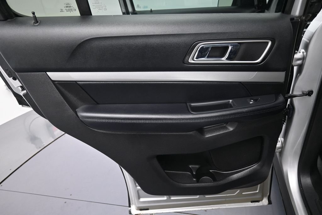 Used 2017 Ingot Silver Ford XLT image 25