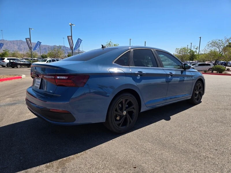 New 2026 Blue Volkswagen 1.5T SE image 4