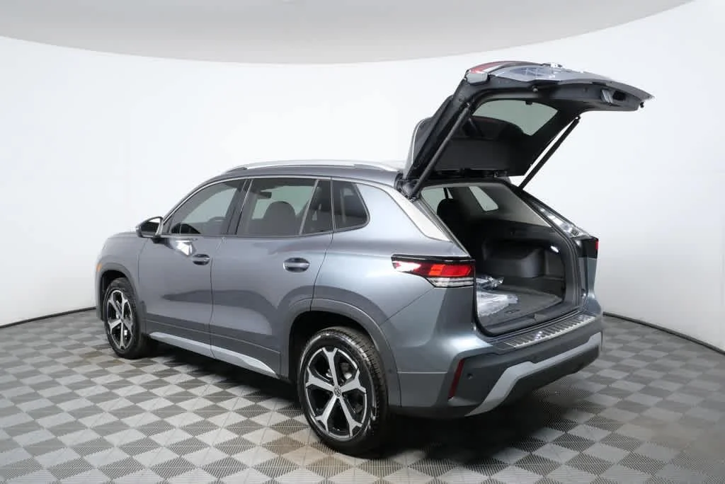 New 2026 Platinum Gray Metallic Volkswagen SE image 28