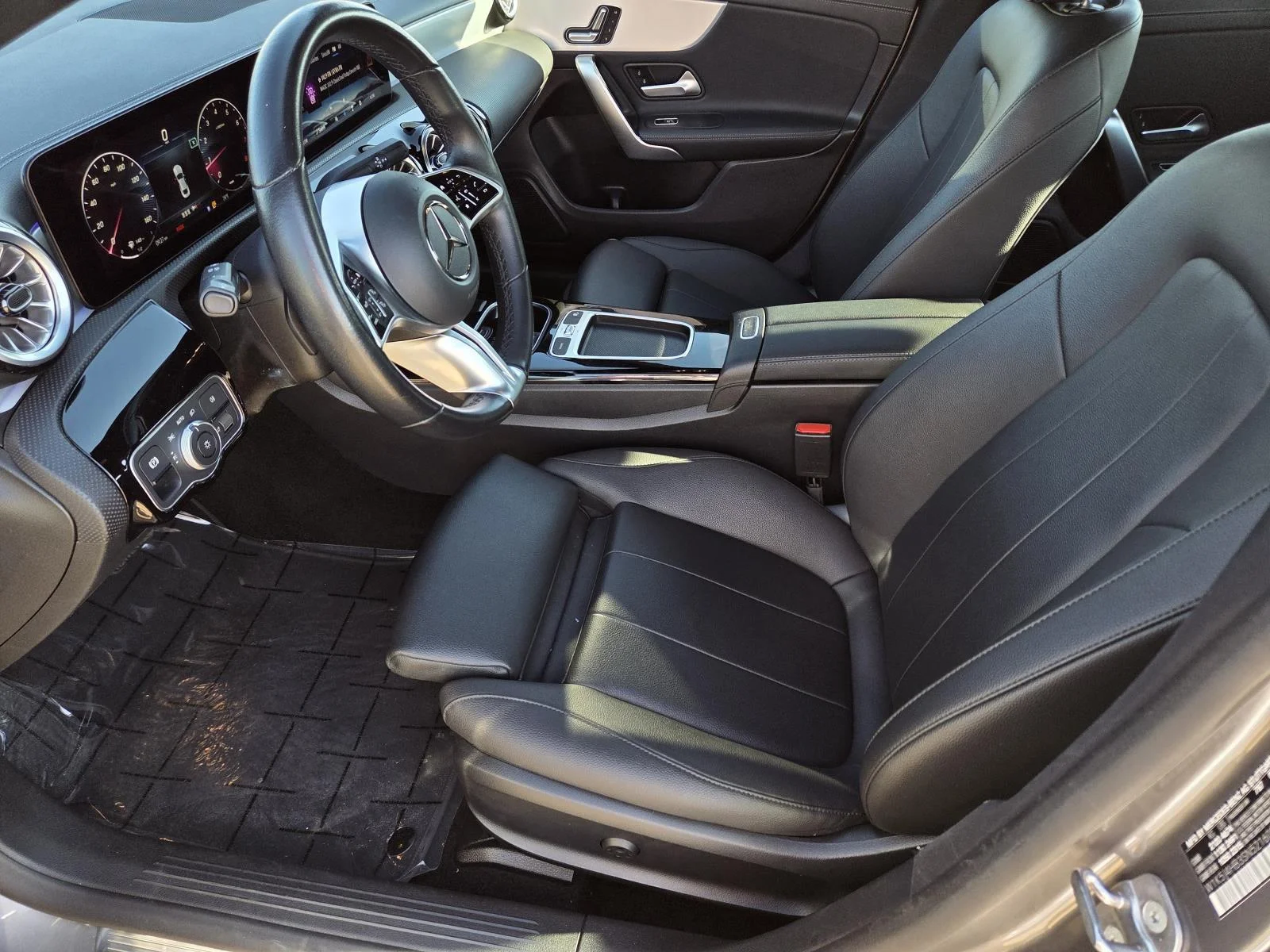 Used 2025 Mountain Grey Metallic Mercedes-Benz CLA 250 image 27