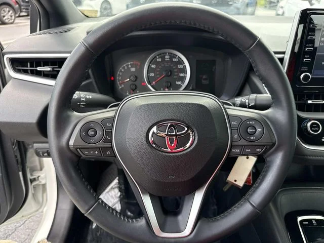 Used 2020 White Toyota SE image 39