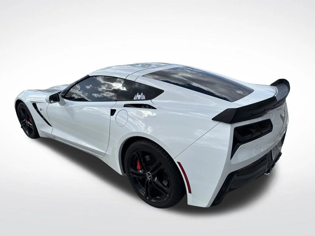 Used 2017 White Chevrolet Stingray image 2