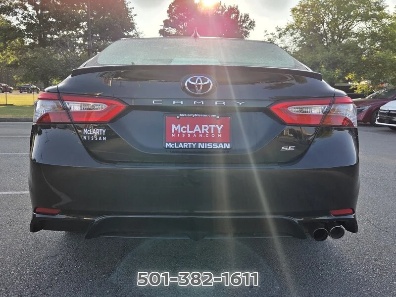 Used 2019 Midnight Black Metallic TOYOTA SE AUTO image 4