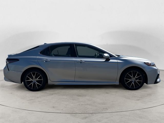 2024 Toyota Camry SE - Photo 6