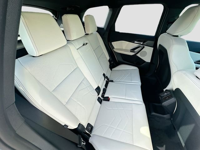New 2026 White BMW xDrive28i image 22