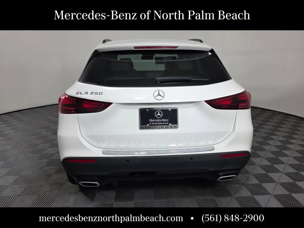 New 2026 Polar White Mercedes-Benz GLA 250 image 32
