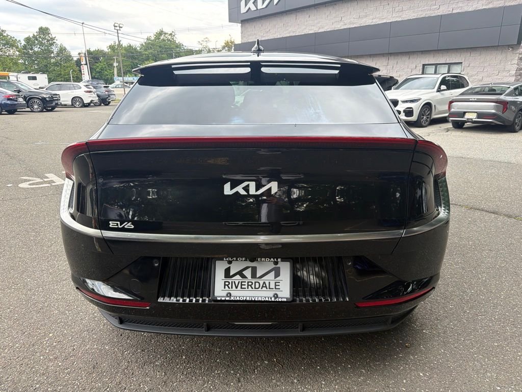 Used 2023 Black Kia Wind image 5