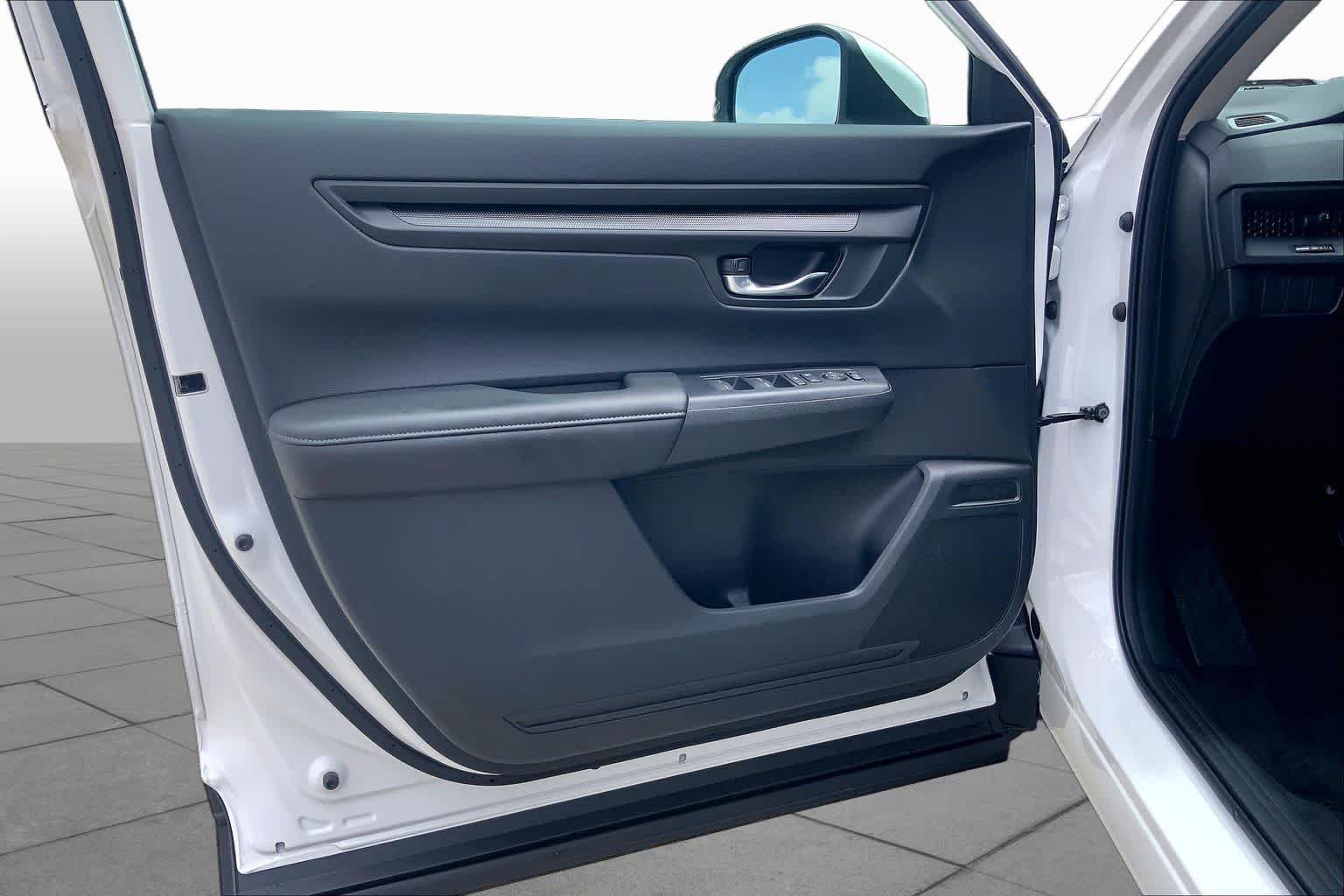 Used 2026 Platinum White Pearl Honda EX image 21