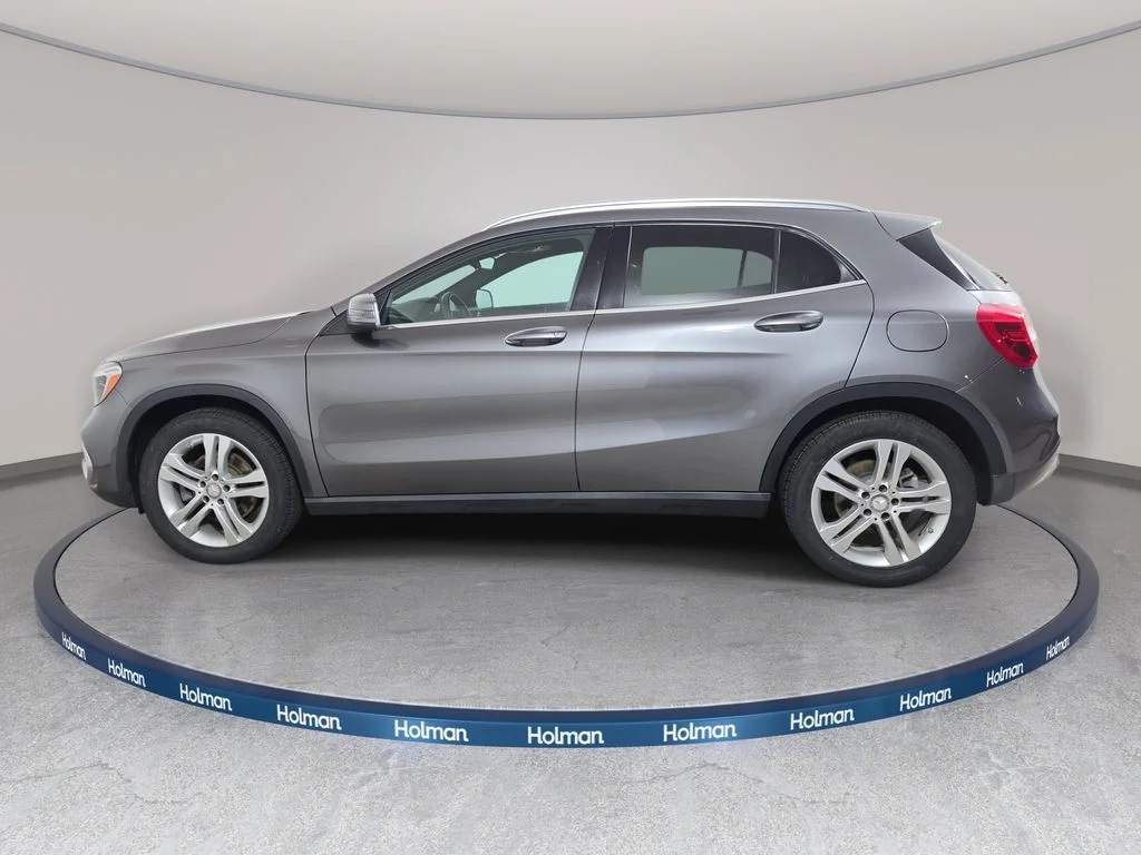 Used 2018 Gray Metallic Mercedes-Benz GLA 250 image 9