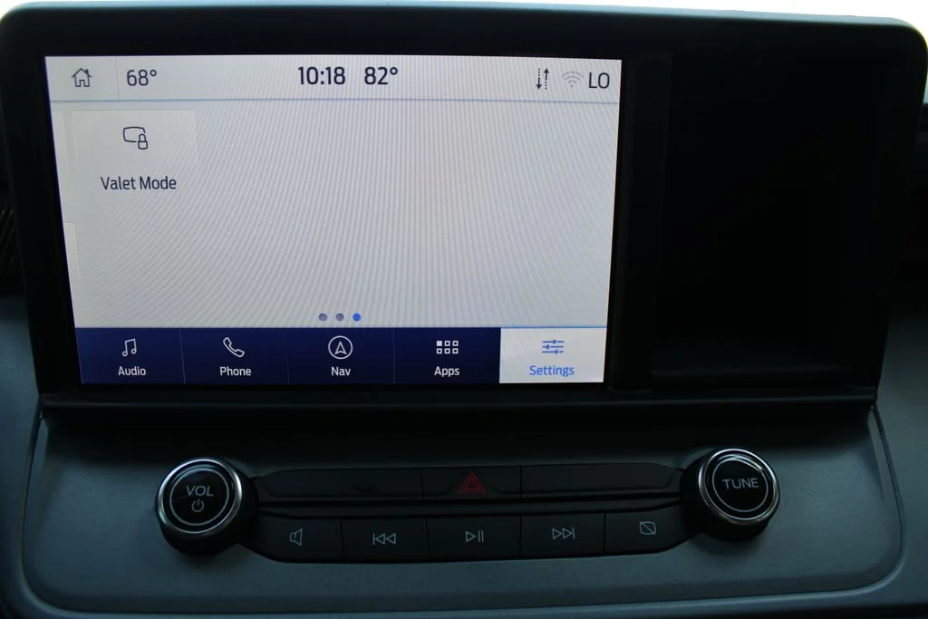 Used 2024  Ford Lariat image 30