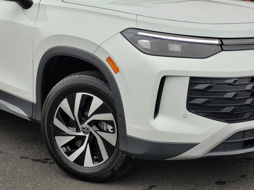 New 2026 White/off-white Volkswagen 2.0T S image 3