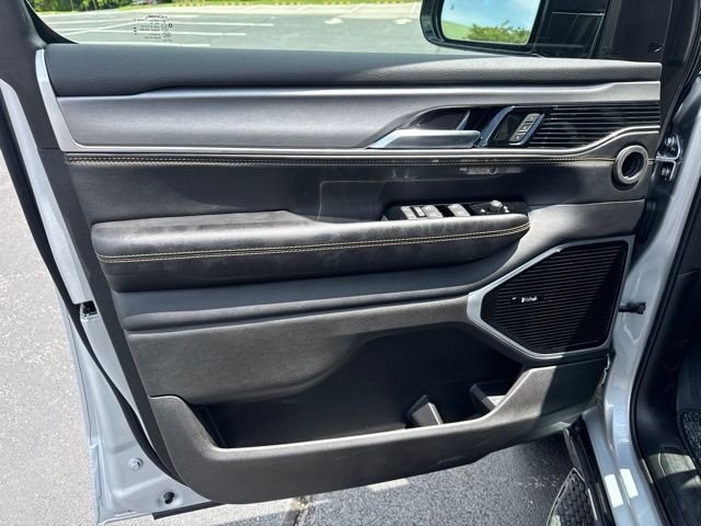 New 2026 Silver-Zynith Exterior Paint Jeep 85th Anniversary Edition image 14