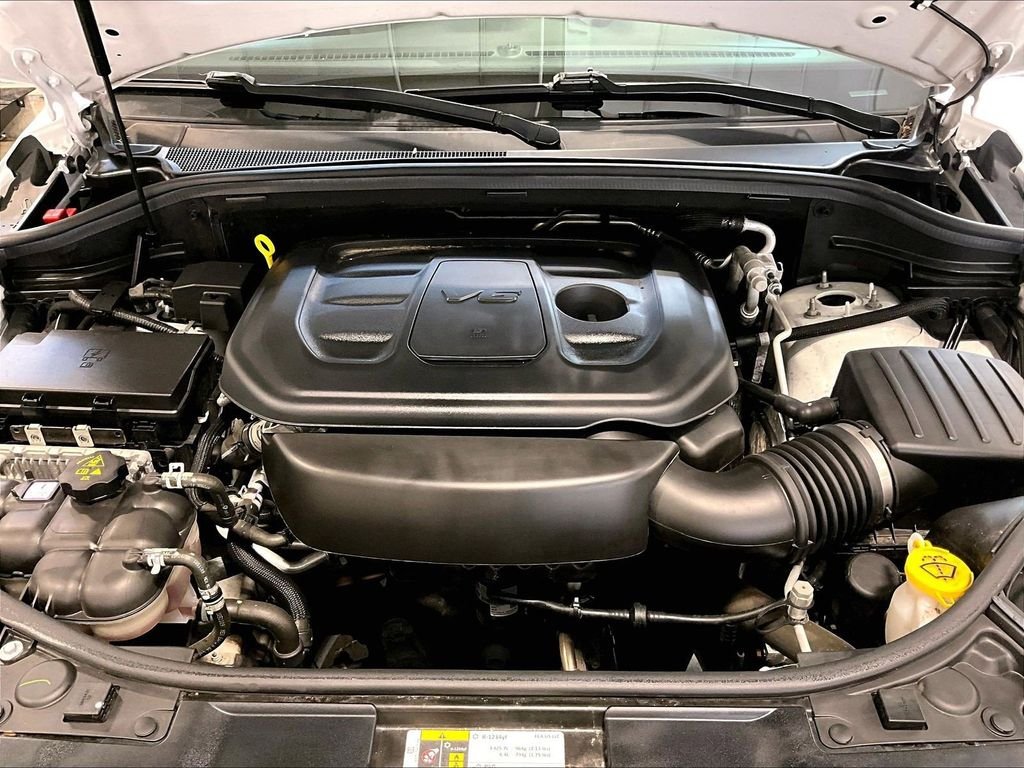 Used 2020 White Dodge SXT Plus image 31