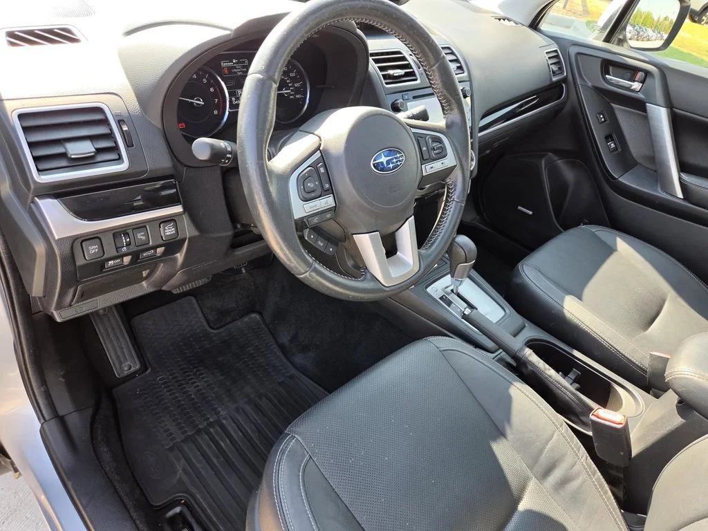 Used 2017 Silver Subaru 2.5i Limited image 21