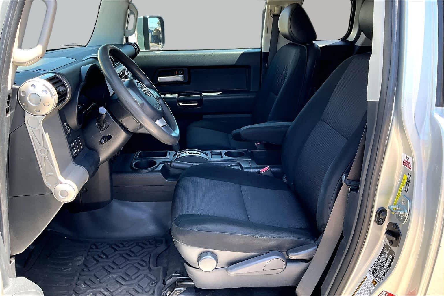 Used 2008 White / Titanium Metallic Toyota  image 7