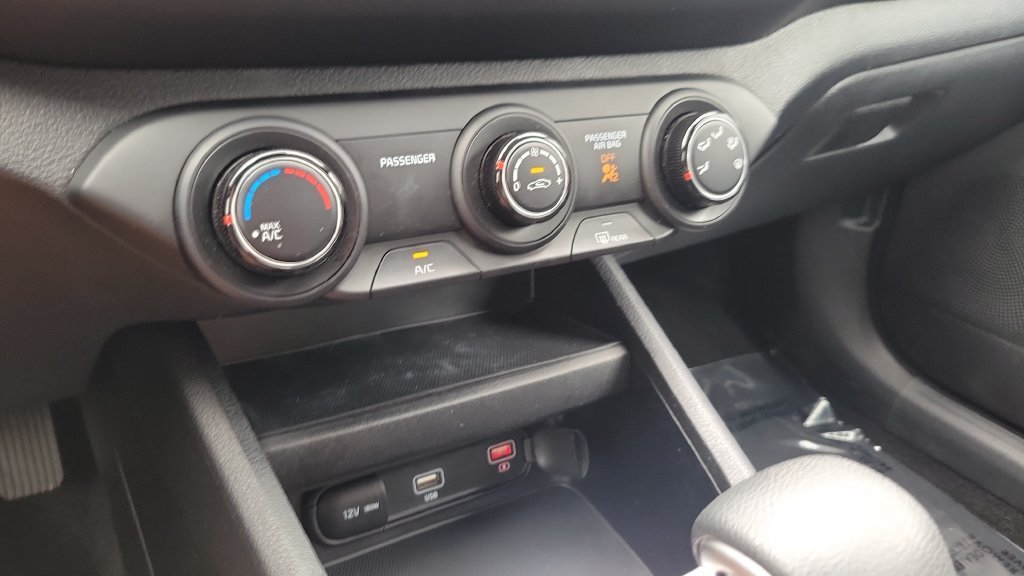 2024 Kia Forte LXS - Photo 21