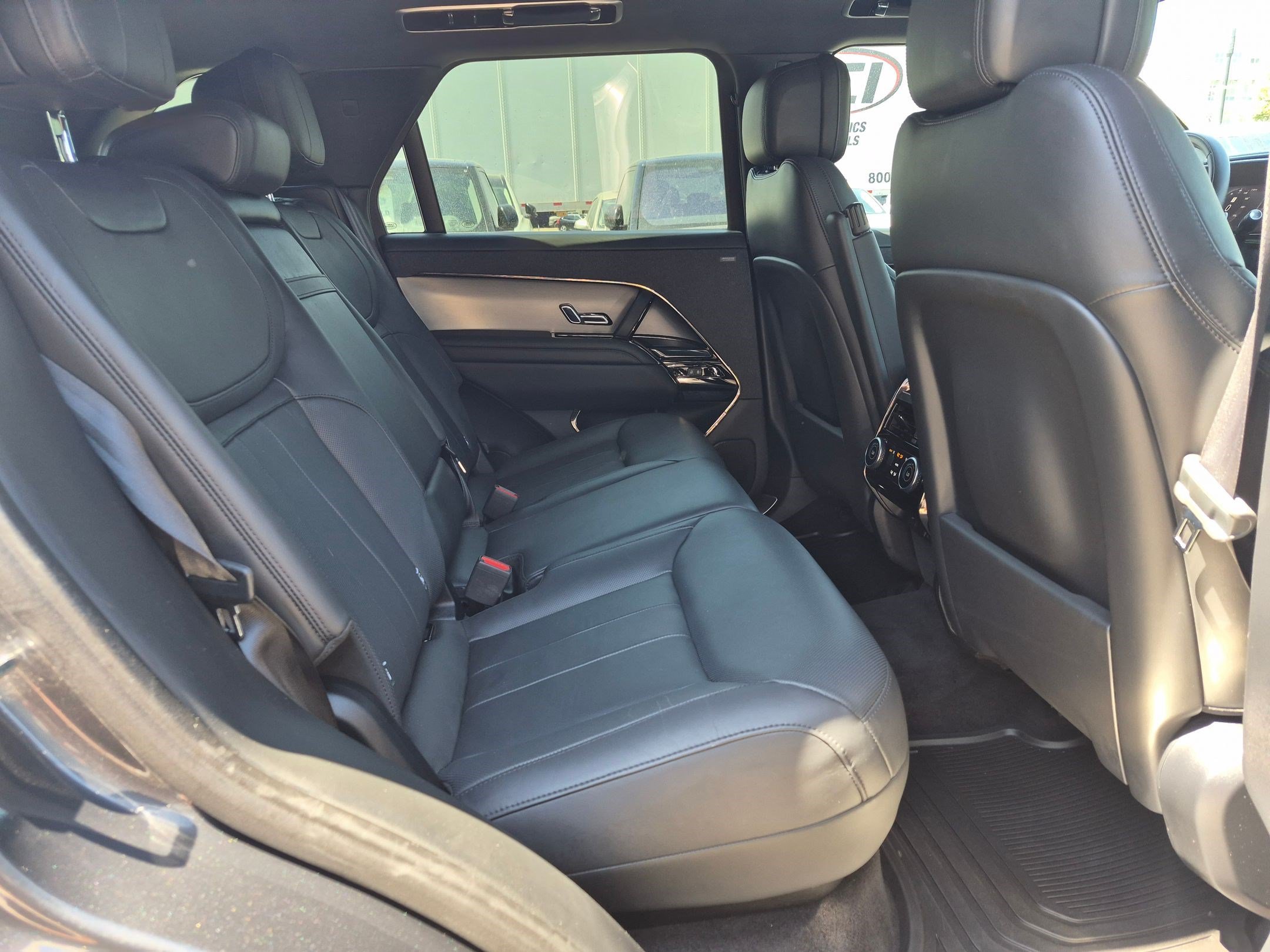 Used 2024 Gray Land Rover Dynamic SE image 28