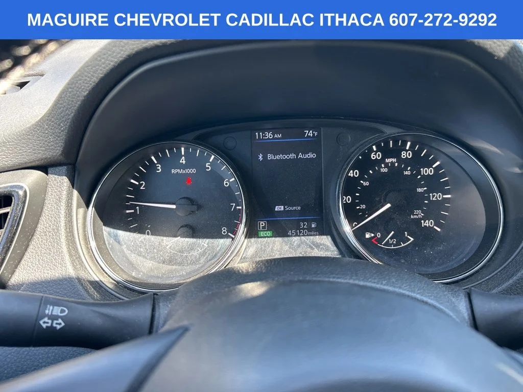 Used 2019 Silver Nissan SL image 19