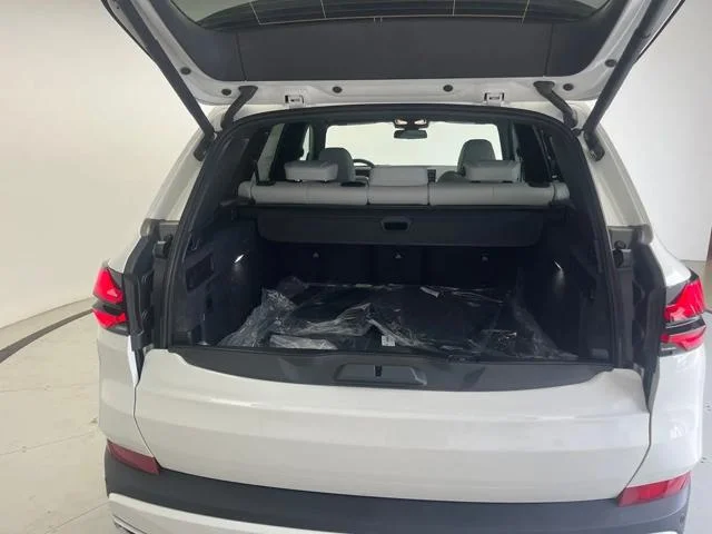 New 2026 Alpine White BMW sDrive40i image 16